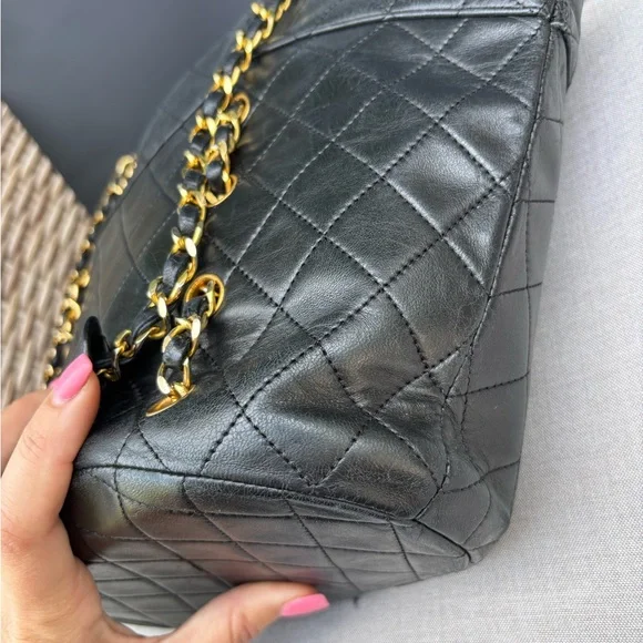 Authentic CHANEL RARE black lambskin quilted double pocket CC chain bucket bag - Picture 9 of 14
